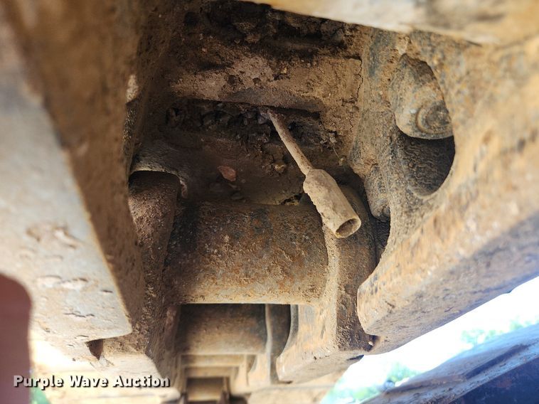 image for item LX9673 2006 John Deere 450C LC  excavator