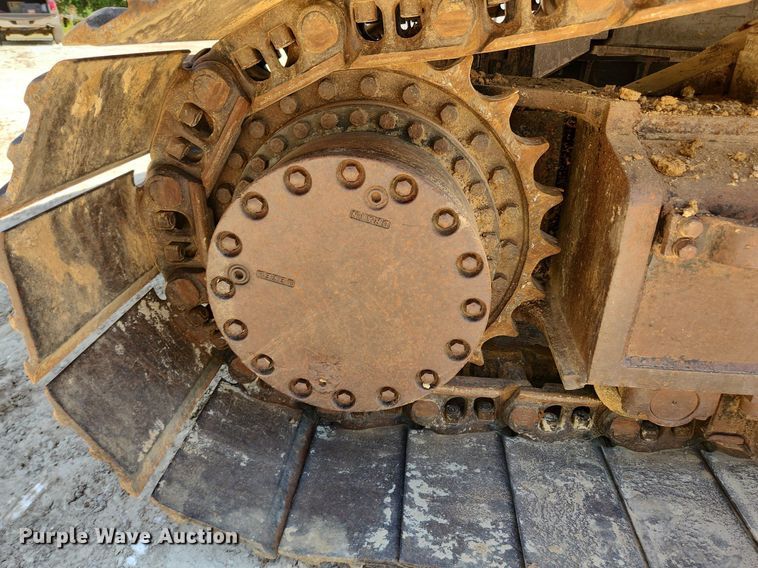 image for item LX9673 2006 John Deere 450C LC  excavator