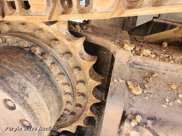 image for item LX9673 2006 John Deere 450C LC  excavator