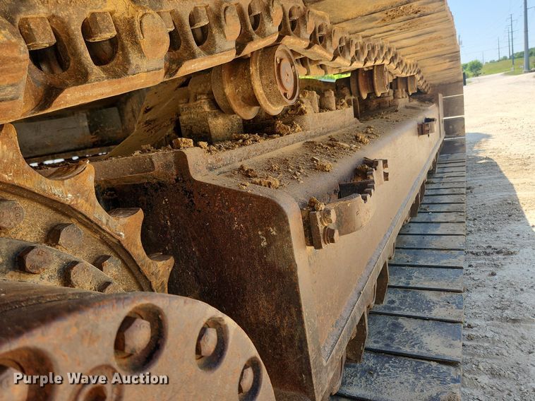 image for item LX9673 2006 John Deere 450C LC  excavator