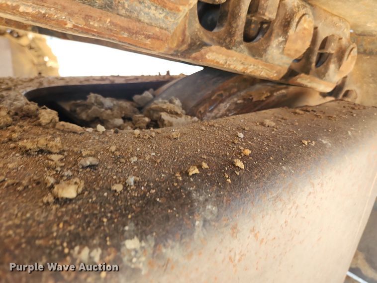 image for item LX9673 2006 John Deere 450C LC  excavator