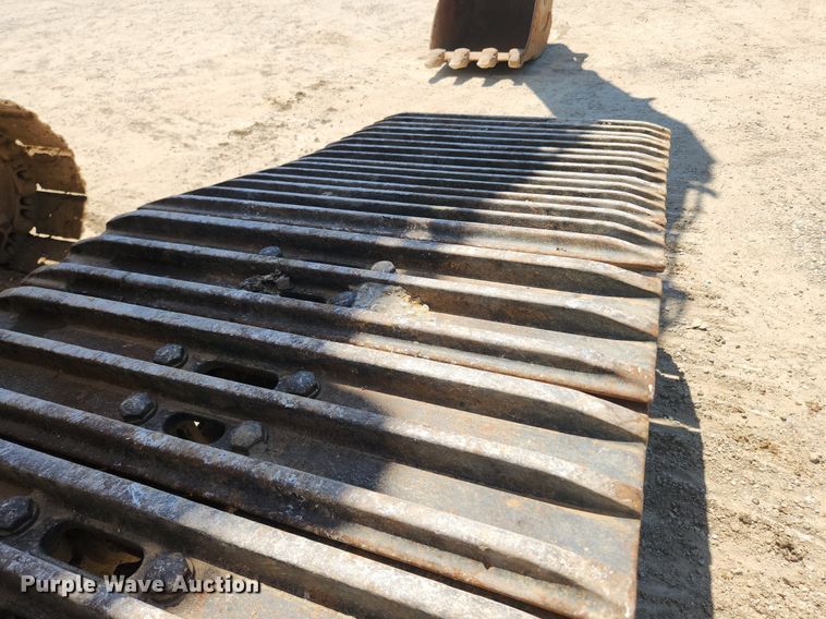 image for item LX9673 2006 John Deere 450C LC  excavator