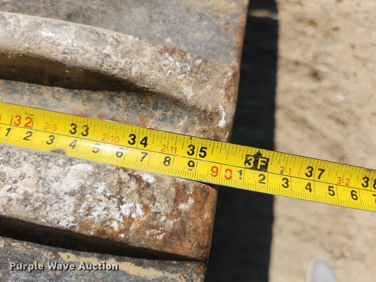 image for item LX9673 2006 John Deere 450C LC  excavator