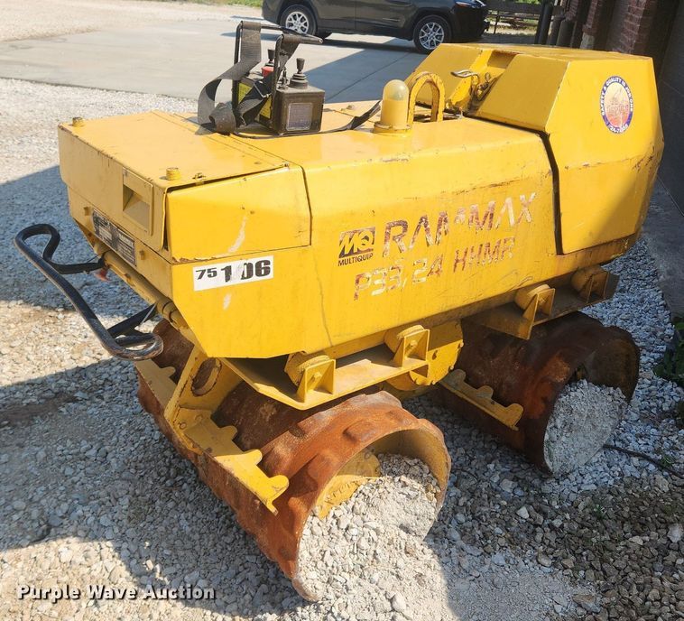 image for item LX9724 2003 Rammax P33/24HHMR  trench compactor