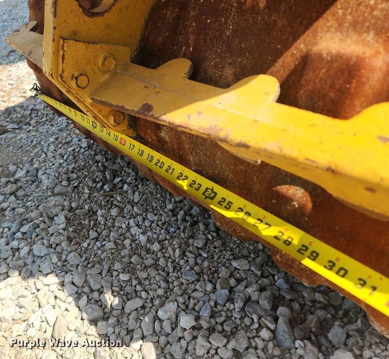 image for item LX9724 2003 Rammax P33/24HHMR  trench compactor