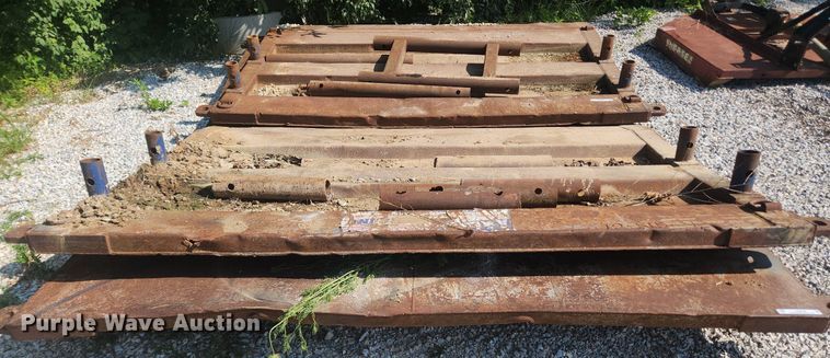 image for item LX9728 Trench box