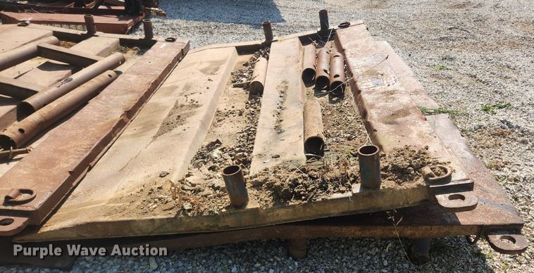 image for item LX9728 Trench box