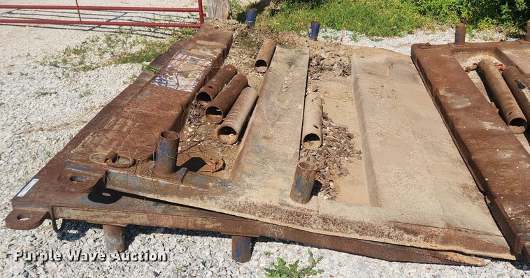 image for item LX9728 Trench box