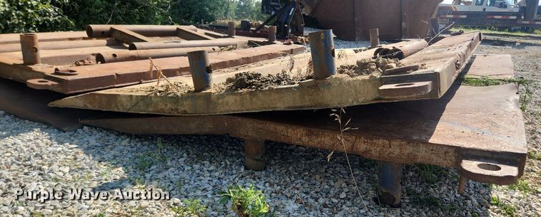 image for item LX9728 Trench box