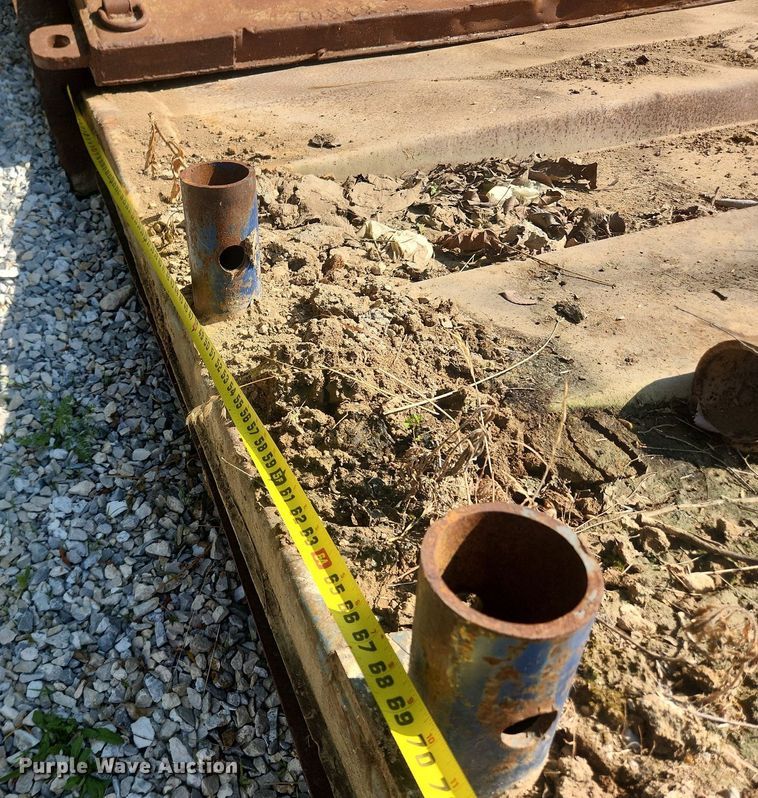 image for item LX9728 Trench box