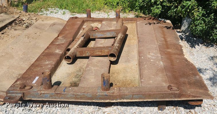 image for item LX9730 Trench box