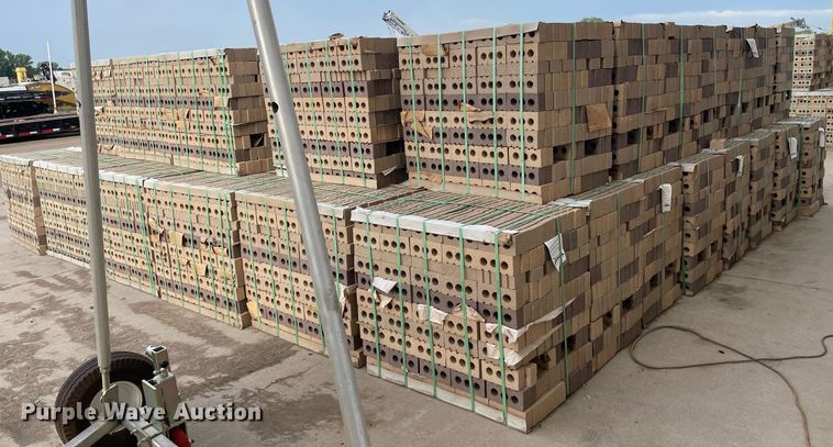 image for item LY9790 Summit Brick and Tile Company  31BL-22  bricks