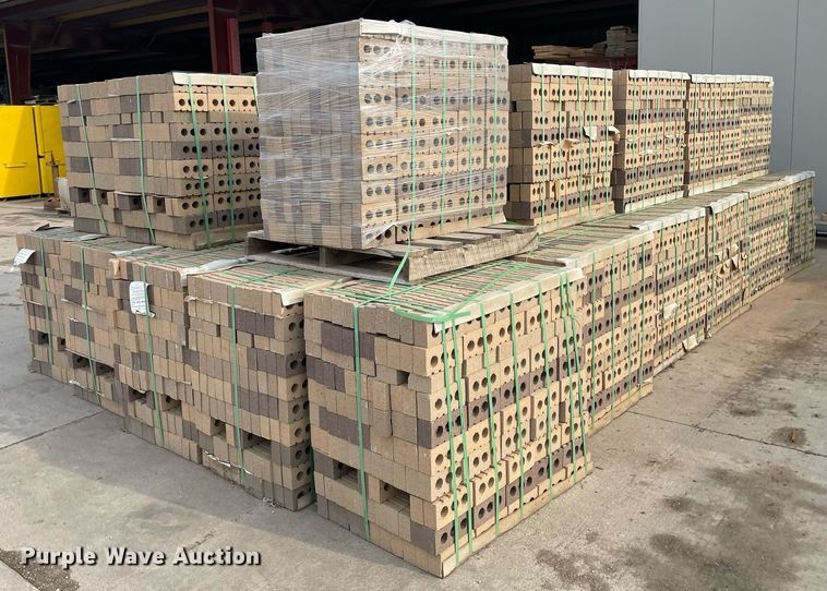 image for item LY9790 Summit Brick and Tile Company  31BL-22  bricks