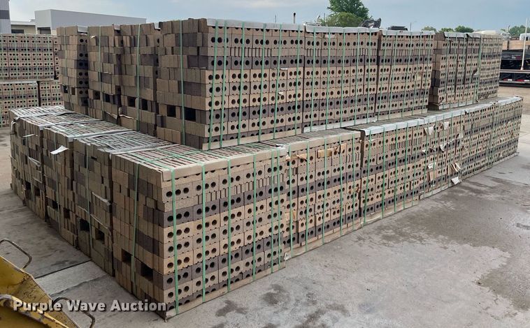 image for item LY9790 Summit Brick and Tile Company  31BL-22  bricks