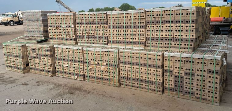 image for item LY9790 Summit Brick and Tile Company  31BL-22  bricks