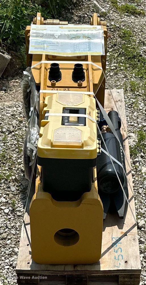 image for item MB9561 2023 Jisan JSB400  breaker