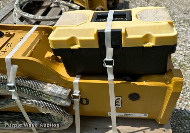 image for item MB9561 2023 Jisan JSB400  breaker