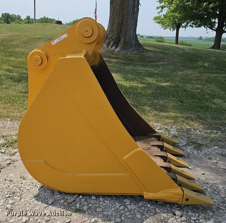 image for item MD9844 Caterpillar 330BL  excavator bucket