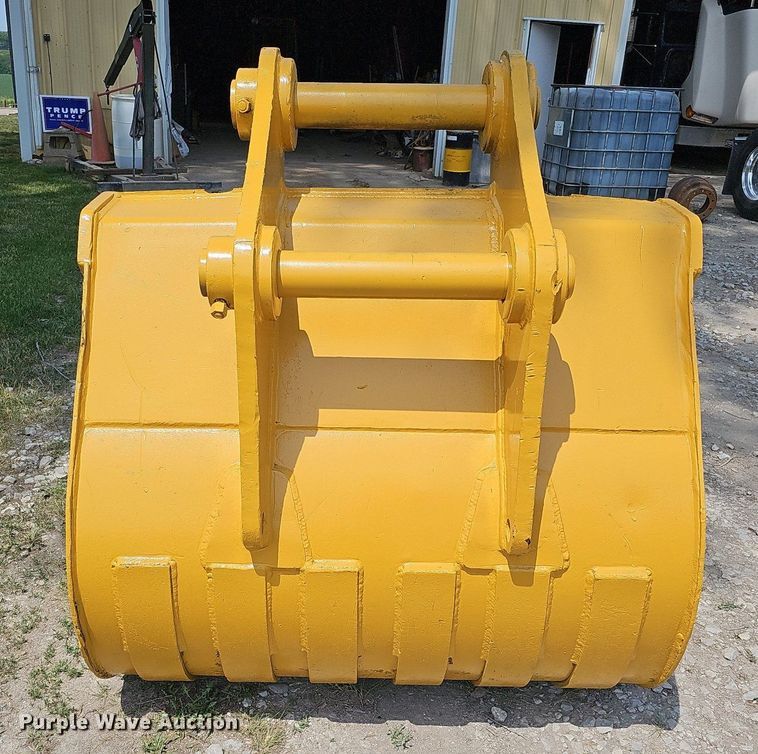image for item MD9844 Caterpillar 330BL  excavator bucket