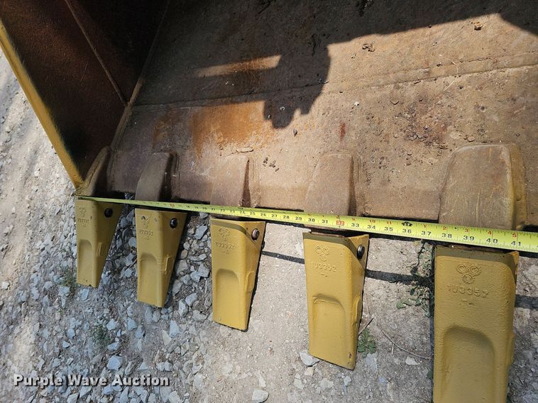 image for item MD9844 Caterpillar 330BL  excavator bucket