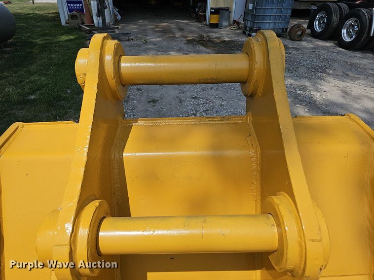 image for item MD9844 Caterpillar 330BL  excavator bucket