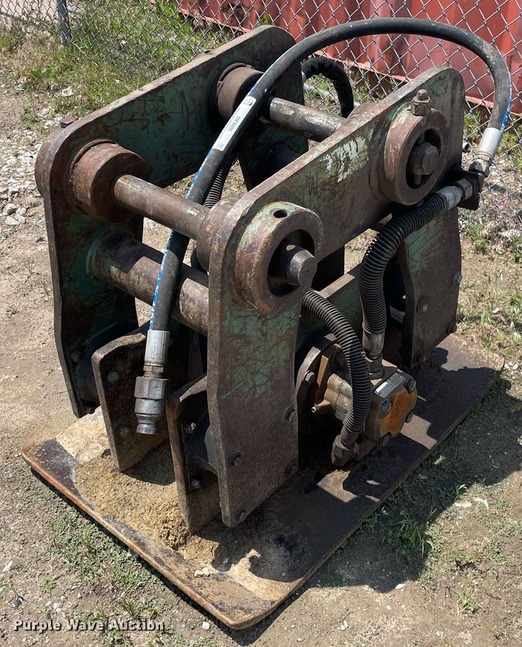 image for item ME9808 Excavator plate compactor