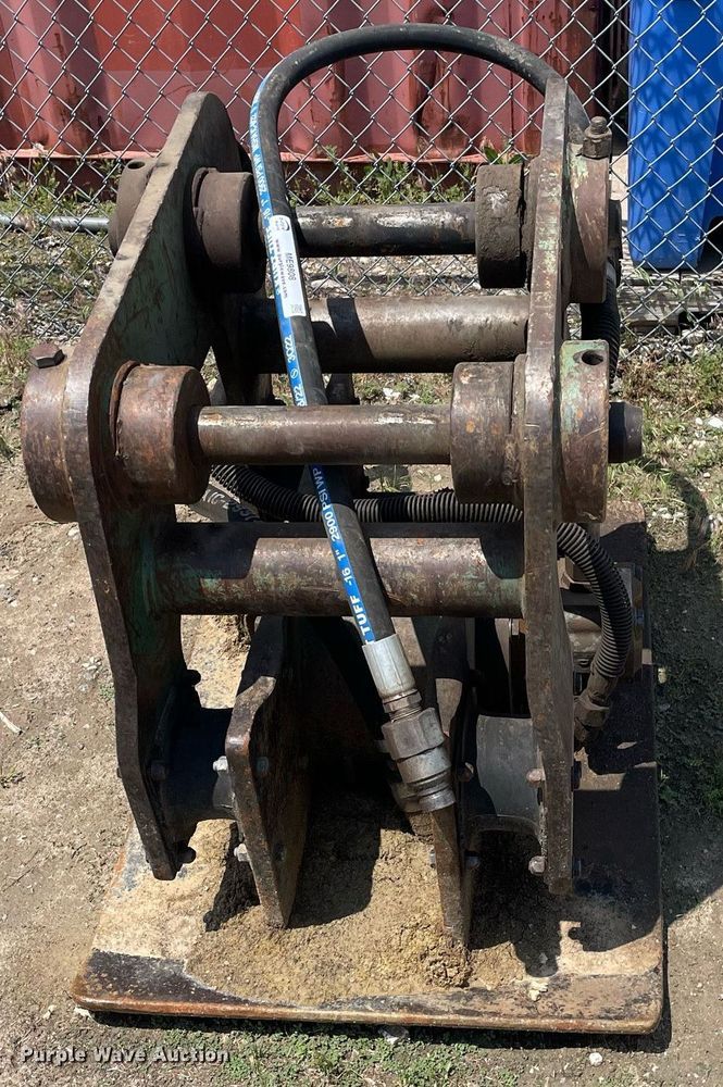 image for item ME9808 Excavator plate compactor