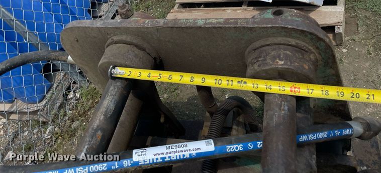 image for item ME9808 Excavator plate compactor