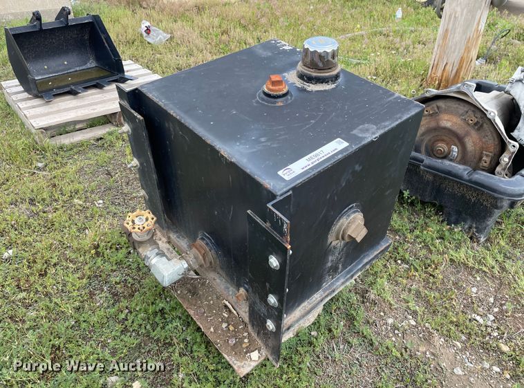 image for item ME9817 Hydraulic tank