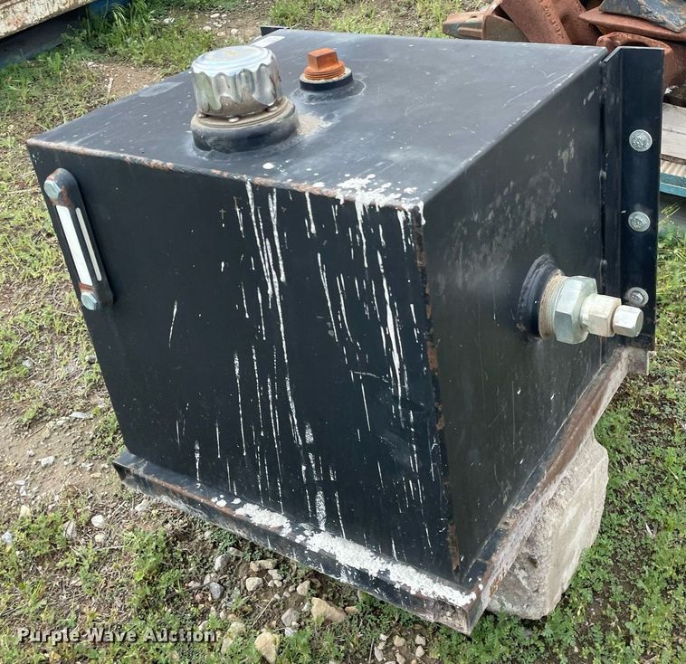 image for item ME9817 Hydraulic tank