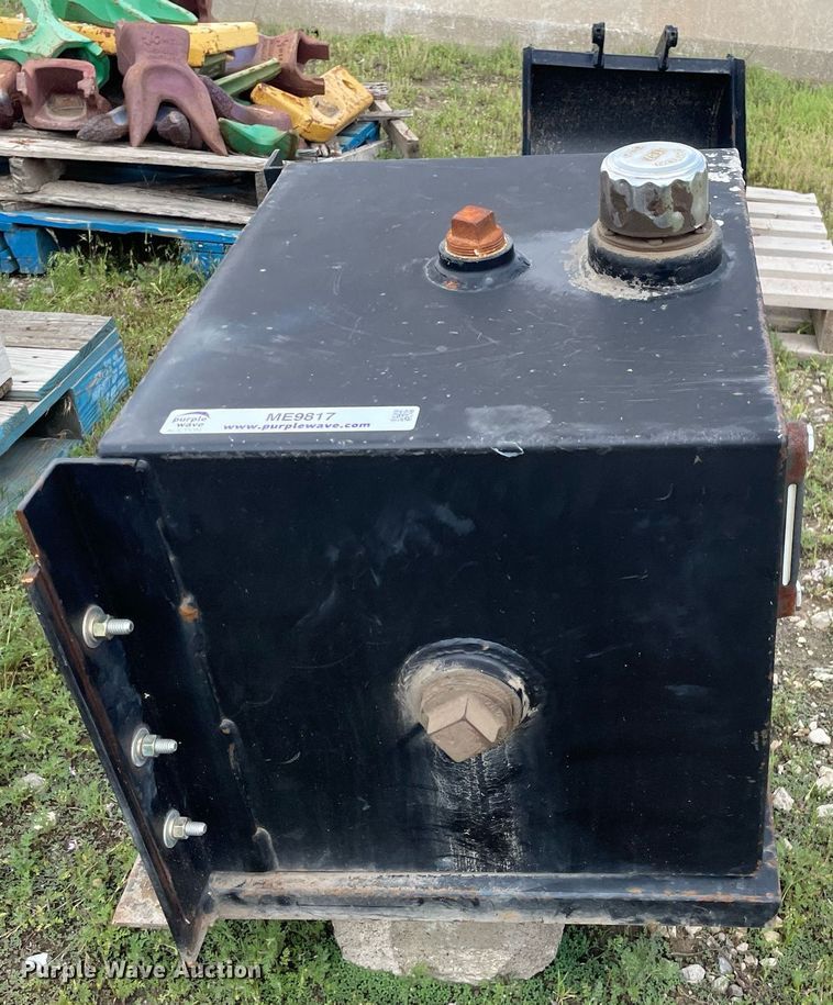 image for item ME9817 Hydraulic tank