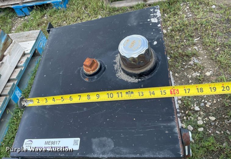 image for item ME9817 Hydraulic tank