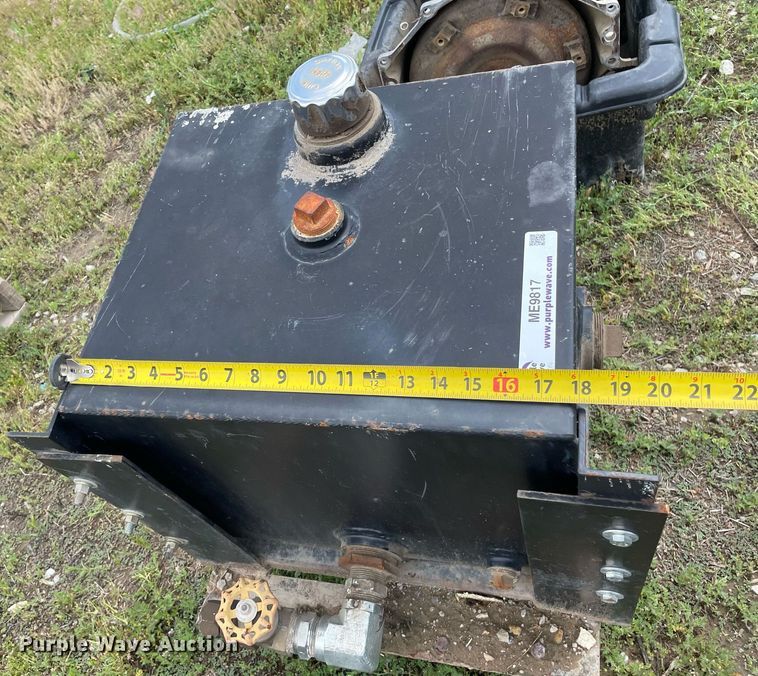 image for item ME9817 Hydraulic tank