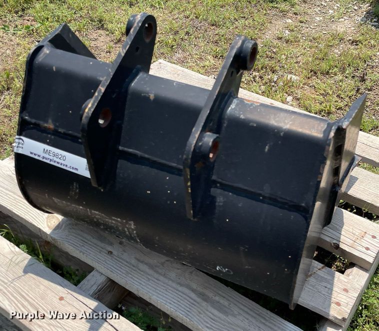 image for item ME9820 Backhoe bucket