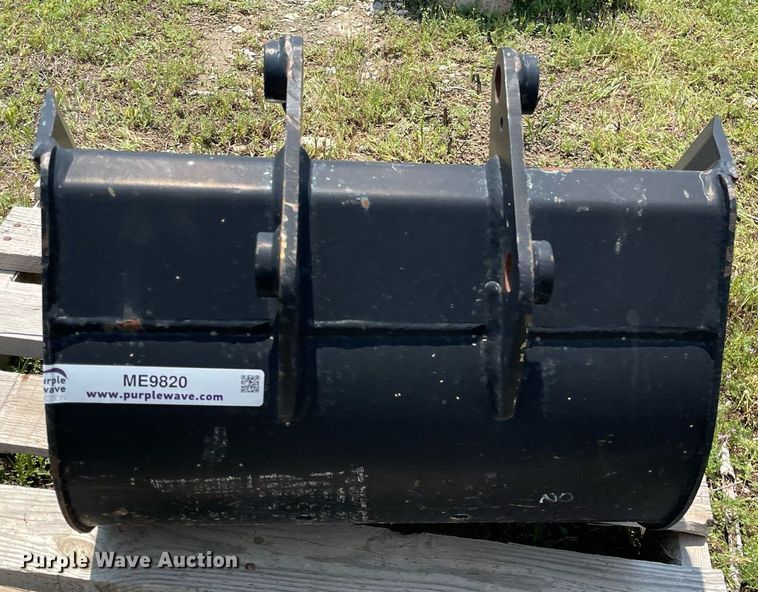 image for item ME9820 Backhoe bucket