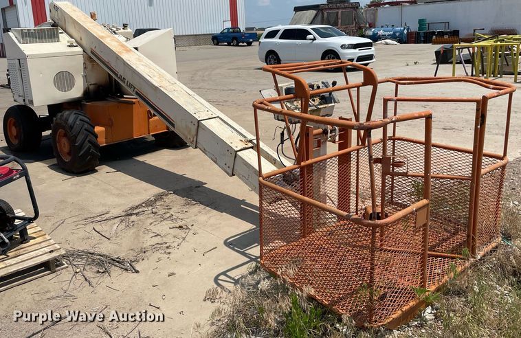 image for item ME9825 1982 JLG 40F  boom lift