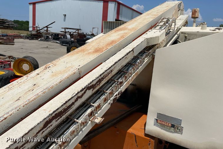 image for item ME9825 1982 JLG 40F  boom lift