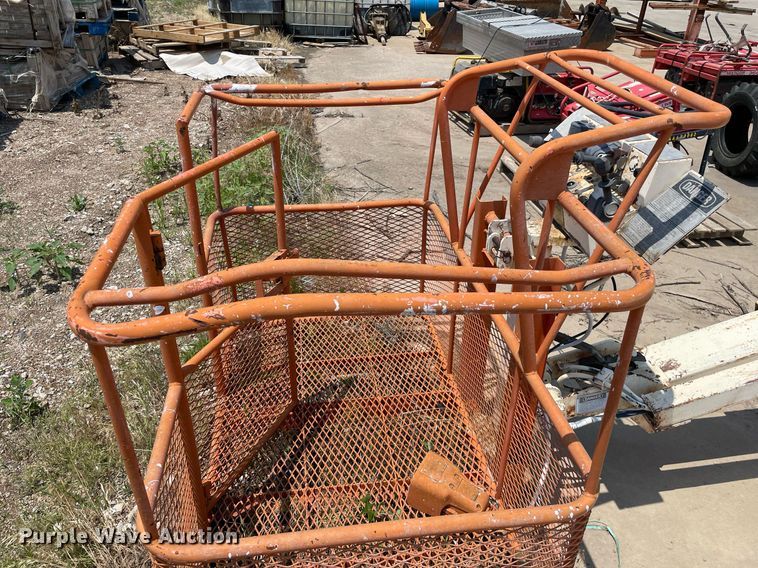 image for item ME9825 1982 JLG 40F  boom lift