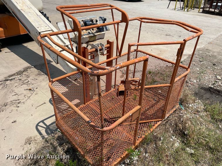 image for item ME9825 1982 JLG 40F  boom lift