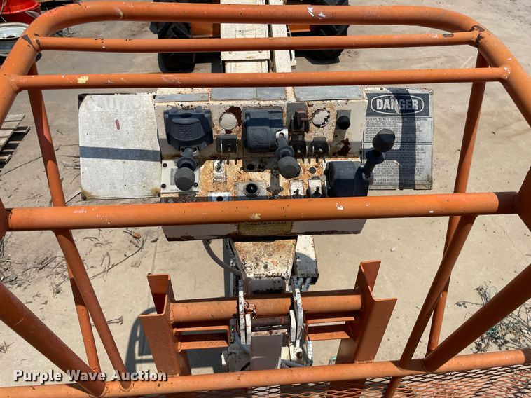 image for item ME9825 1982 JLG 40F  boom lift