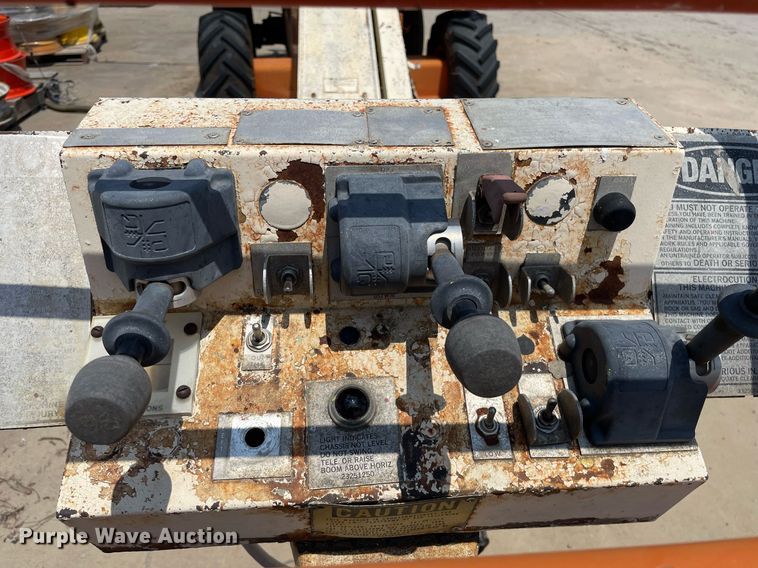 image for item ME9825 1982 JLG 40F  boom lift