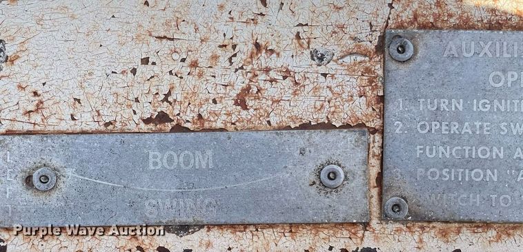 image for item ME9825 1982 JLG 40F  boom lift