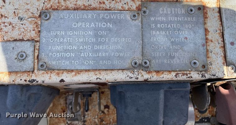 image for item ME9825 1982 JLG 40F  boom lift