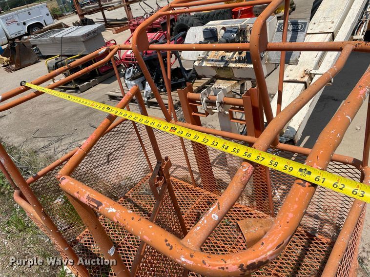 image for item ME9825 1982 JLG 40F  boom lift