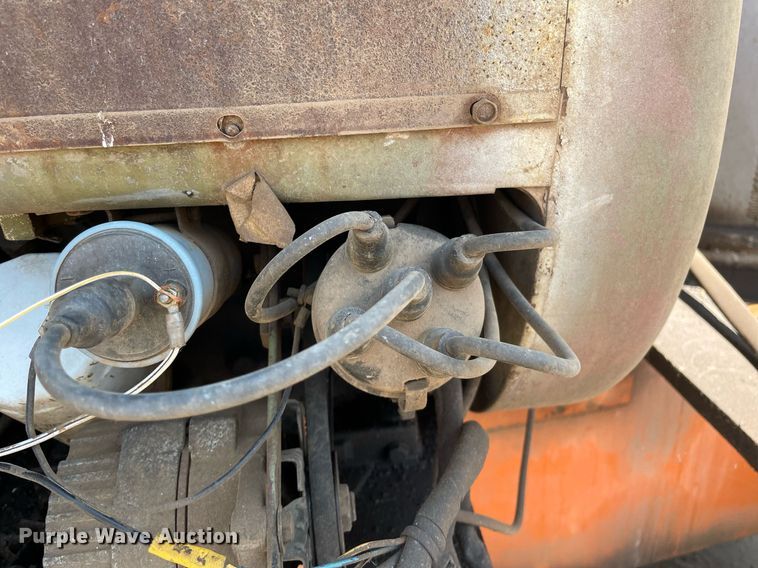 image for item ME9825 1982 JLG 40F  boom lift