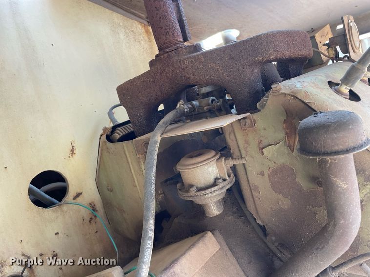 image for item ME9825 1982 JLG 40F  boom lift