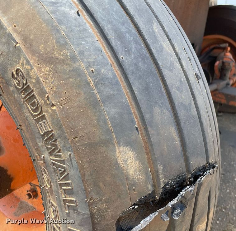 image for item ME9825 1982 JLG 40F  boom lift