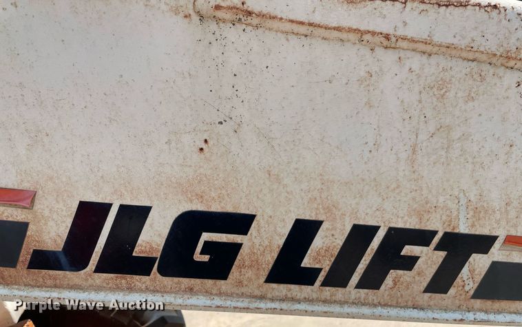 image for item ME9825 1982 JLG 40F  boom lift