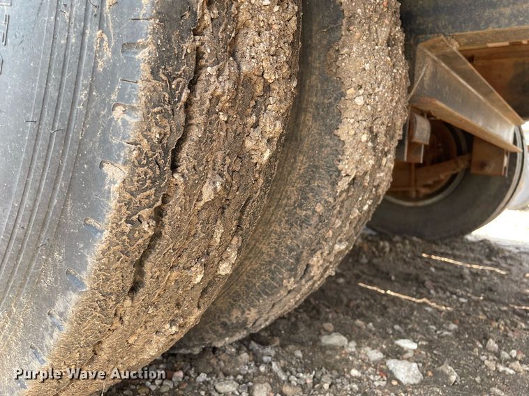 image for item ME9833 1996 Belshe T-9  equipment trailer