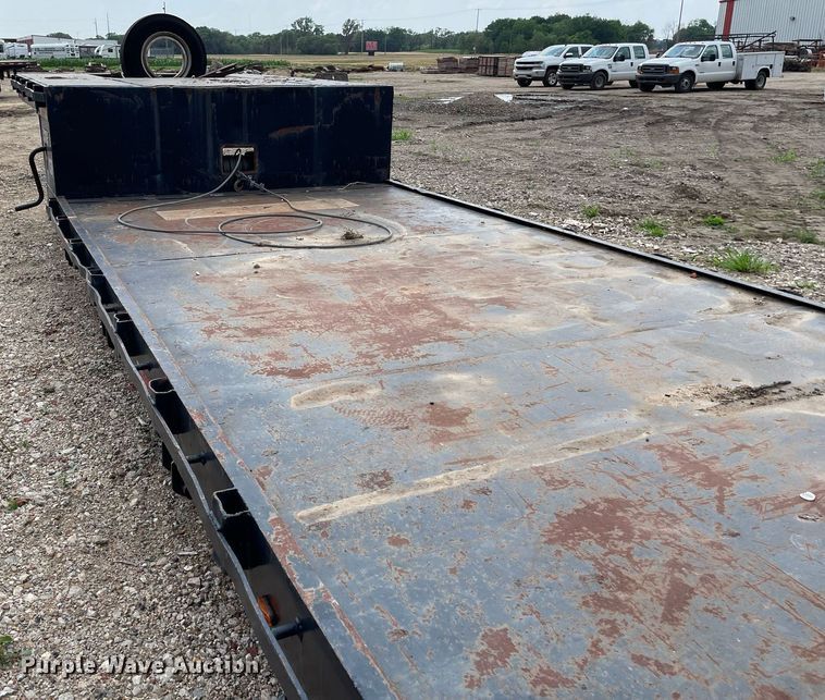 image for item ME9835 1986 Boone BD8AE  drop deck trailer